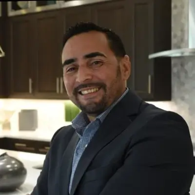 Marlon Hernandez Loan Officer